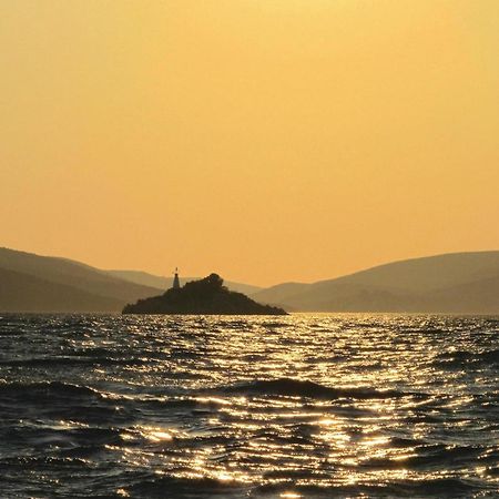 Amazing Apartment In Trogir With House Sea View Buitenkant foto