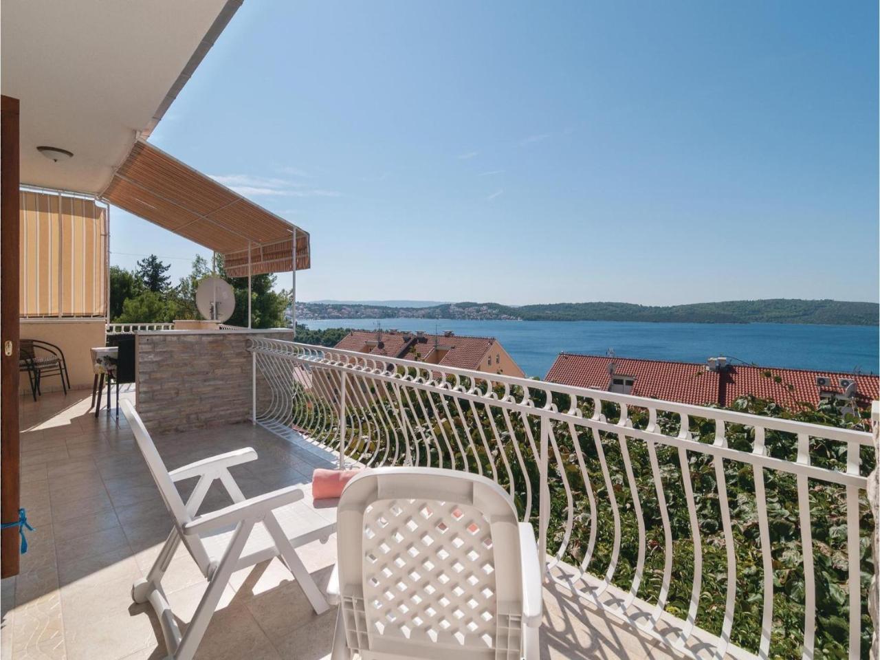 Amazing Apartment In Trogir With House Sea View Buitenkant foto